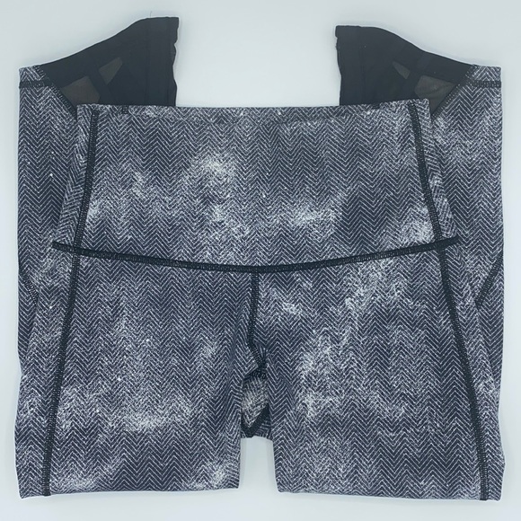 Lululemon Essential Rhythm Crop Legging Diffusion - Picture 5 of 11